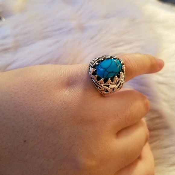 💎 Green resin stone ring - Picture 3 of 6